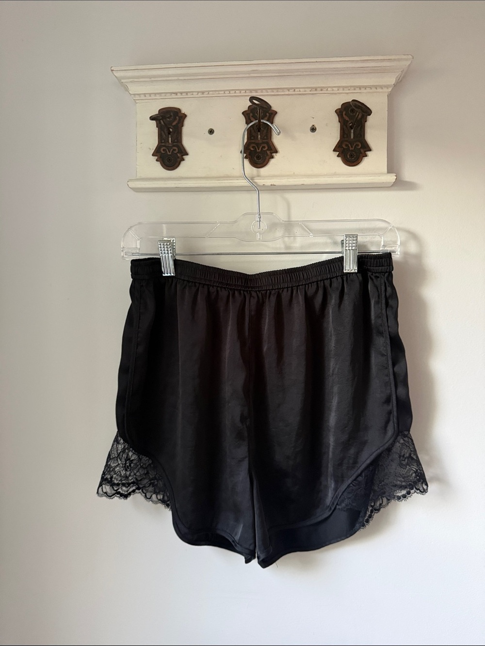 Wilfred Black Satin Lace-Trim Sleep Shorts Casual High rise Loose Fit